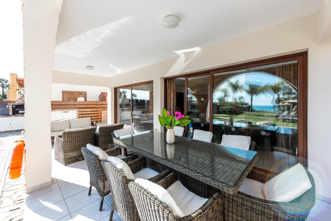 Sea Front Oceanus H2 By Ezoria Villas Agia Napa Exterior foto