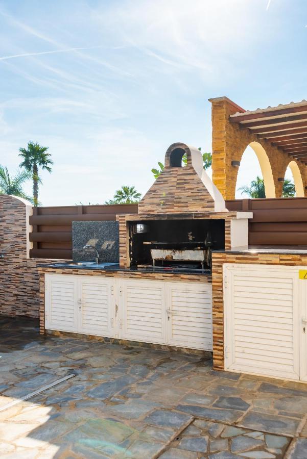 Sea Front Oceanus H2 By Ezoria Villas Agia Napa Exterior foto