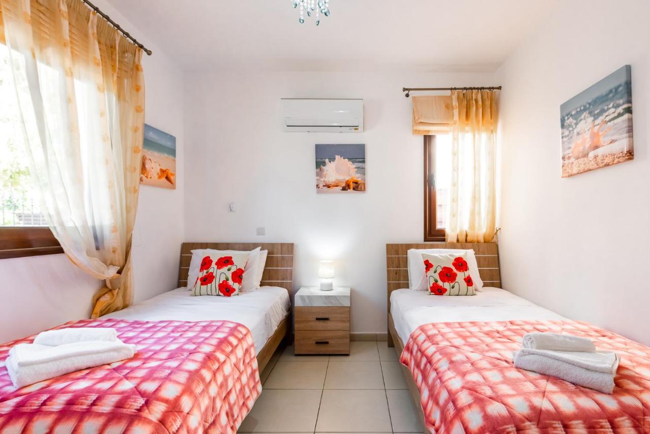 Sea Front Oceanus H2 By Ezoria Villas Agia Napa Exterior foto