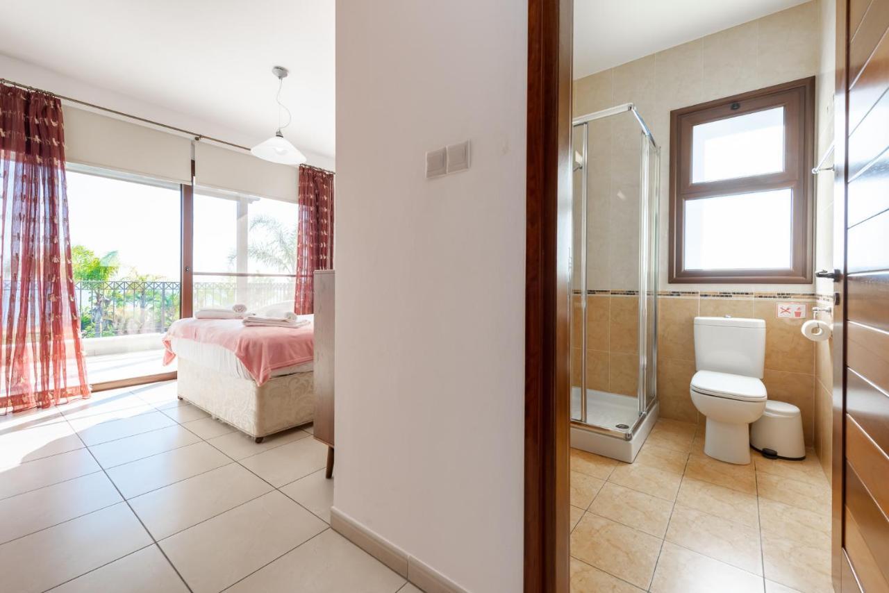 Sea Front Oceanus H2 By Ezoria Villas Agia Napa Exterior foto